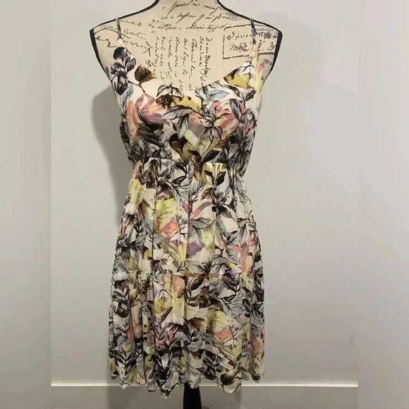 Paper Crane Floral spaghetti strap dress. Size medium - Picture 1 of 8